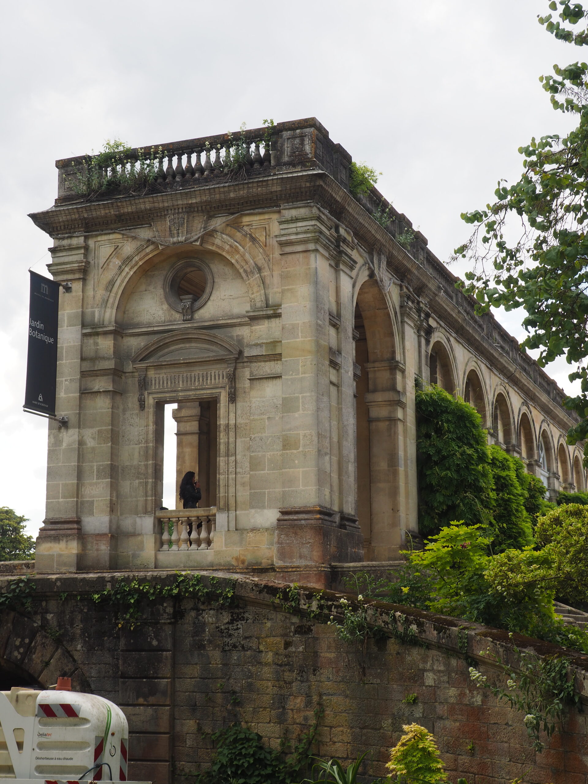 Building in Jardin Public Building in Jardin Public